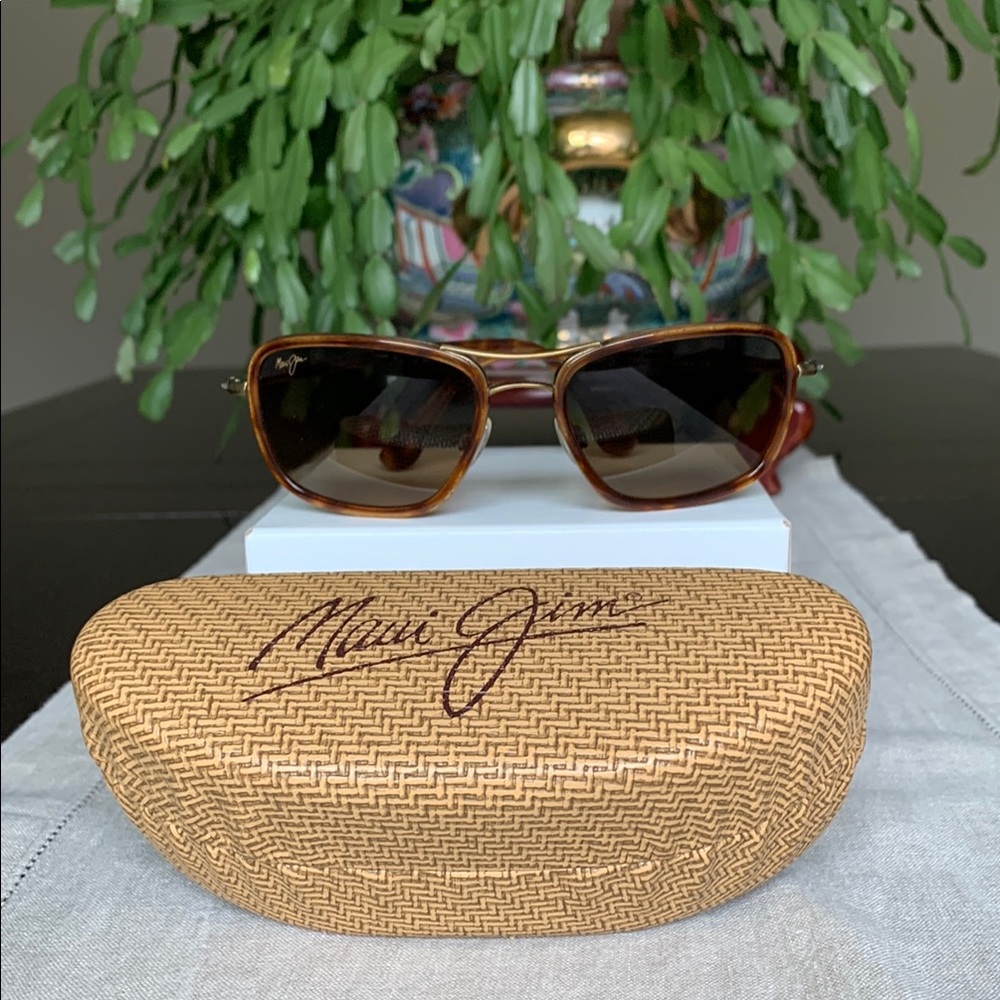 Maui Jim Brown Sunglasses with Textured Case